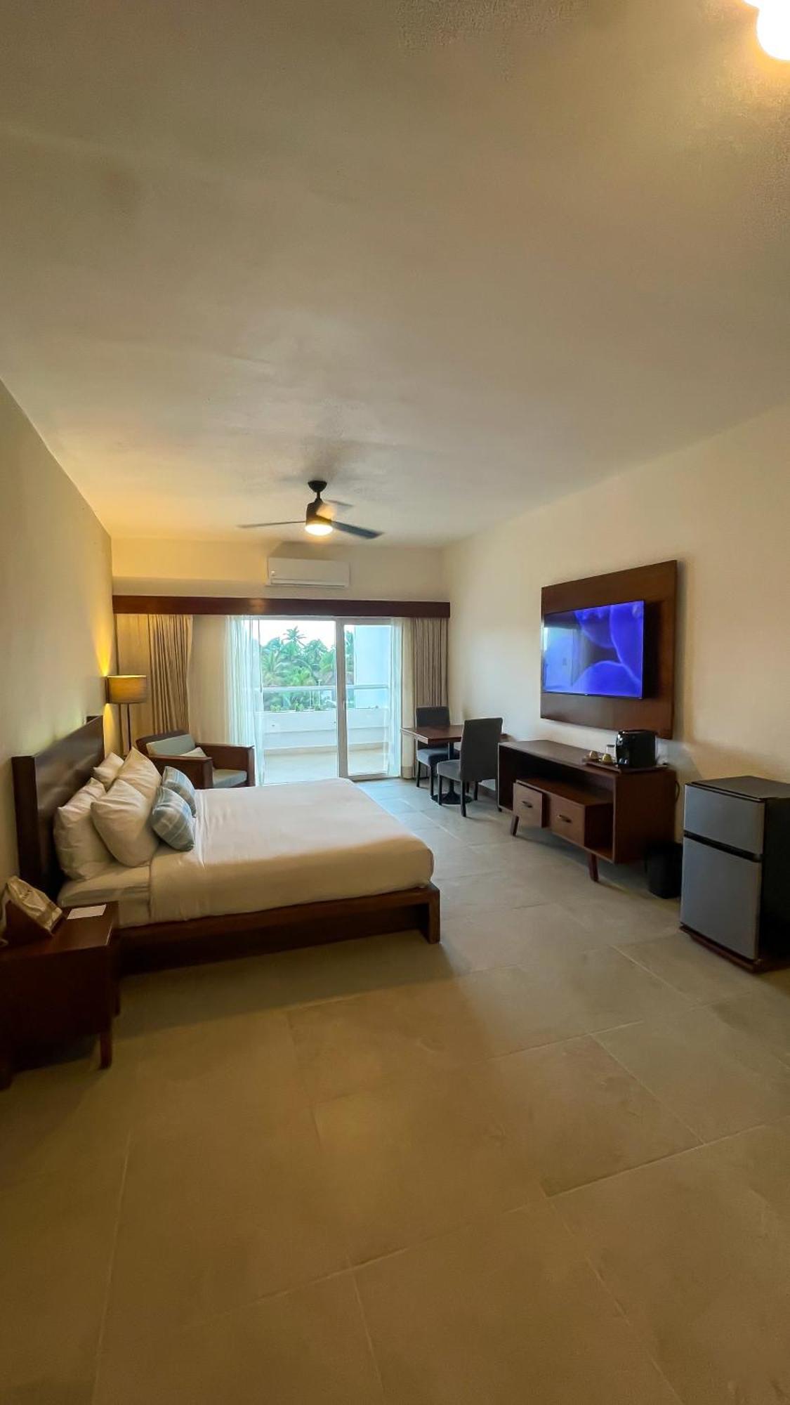 The Mint Resort Isla Mujeres Exterior photo